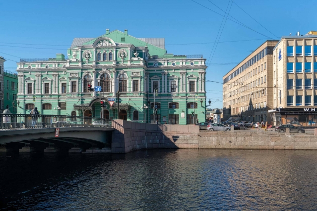 Side photo. Отель Друзья на Фонтанке в Санкт-Петербурге